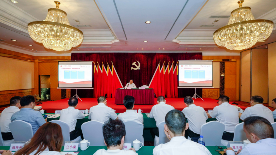尊龙凯时集团任丁书记带头讲授“不忘初心、牢记使命”主题教育专题党课