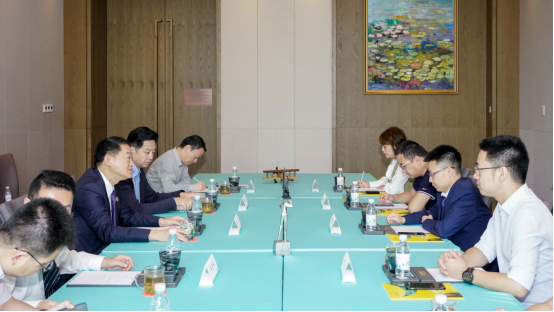省尊龙凯时集团党委书记、董事长任丁与腾讯“王者荣耀”CTO邓君、腾讯大成网总裁郑亮座谈交流